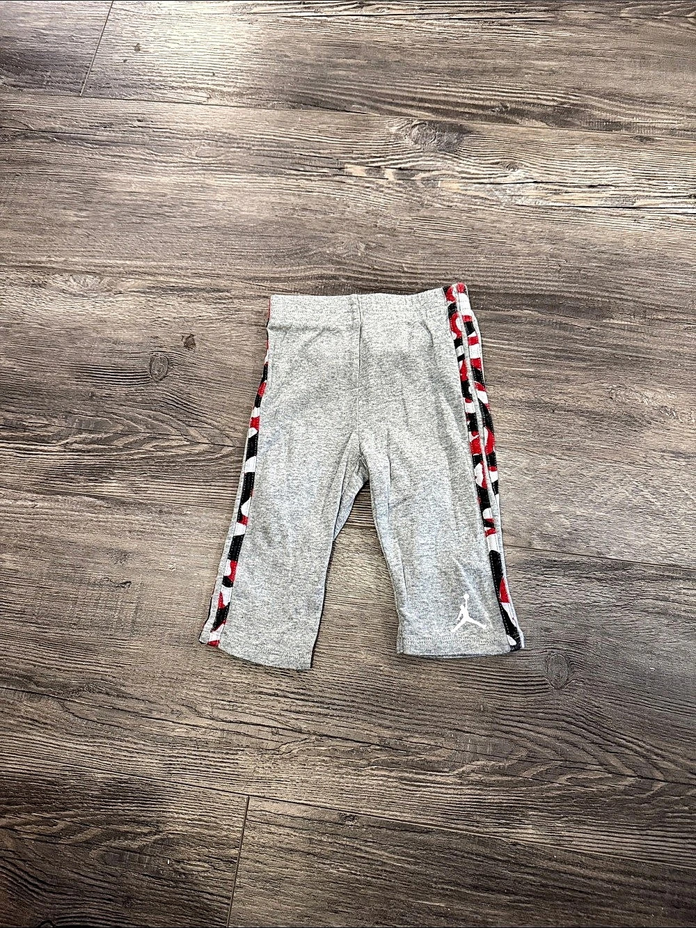 Jordan Boys Athletic Leggings Gray & Red Size 4T Like New